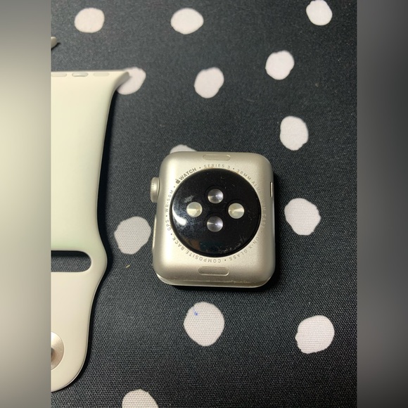 Silver Apple Watch Series 3 38mm with white sports band, extra arm band - Picture 5 of 14
